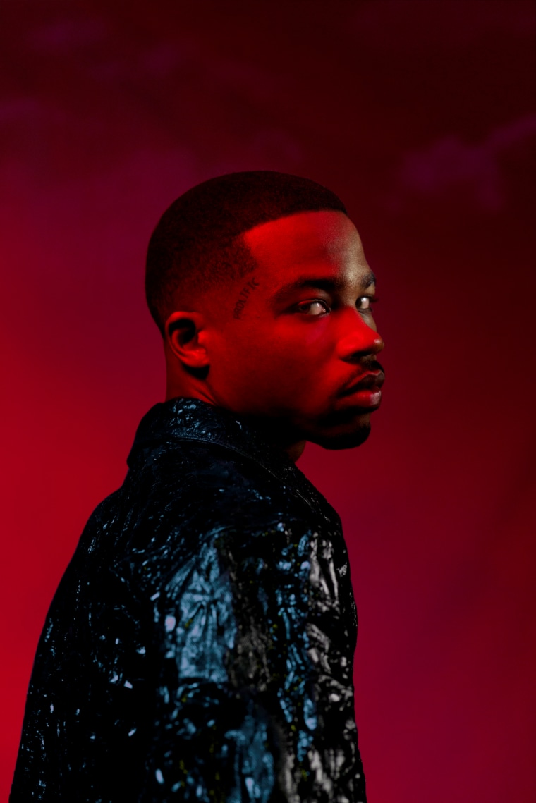 Roddy Ricch goes back to the ’80s in his “Late At Night” video